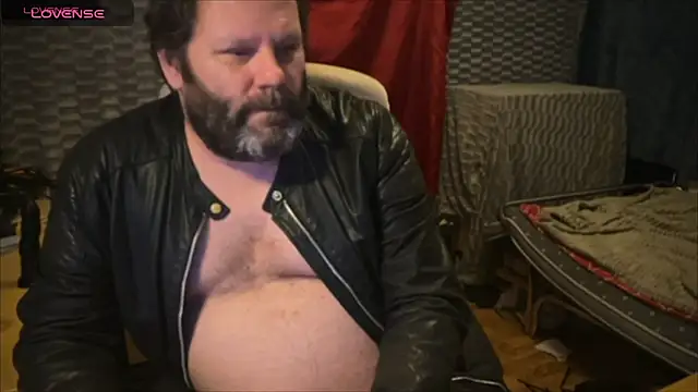 Snapshot of master_227 chatting on 02.28.25 master 227 online show from 02.28.25