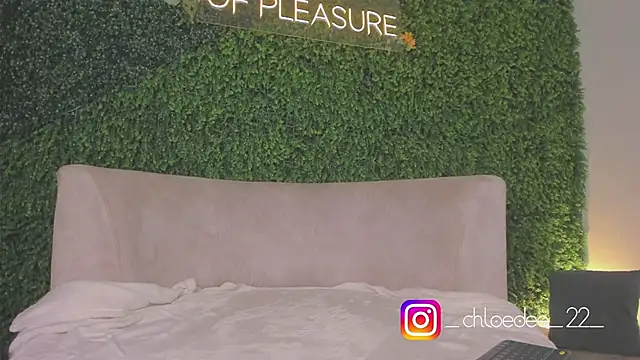 chloe d online show from 09.25.25