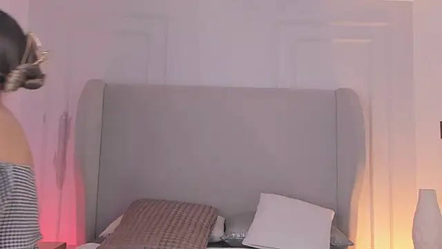 chloe d online show from 10.25.25