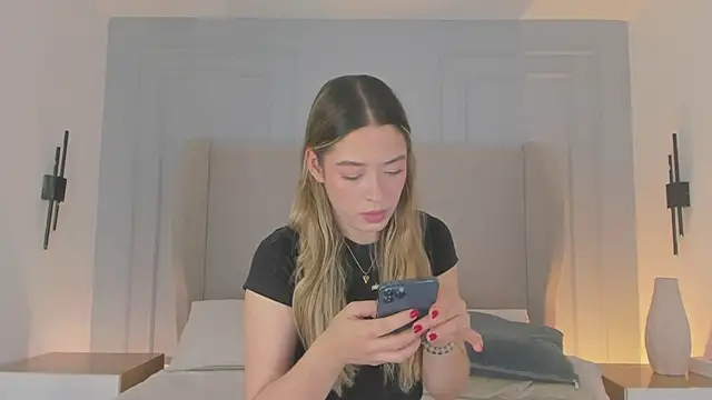 Snapshot of chloe_d chatting on 05.01.26 chloe d online show from 05.01.26