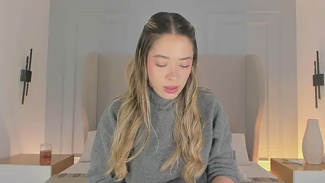 Snapshot of chloe_d chatting on 05.02.26 chloe d online show from 05.02.26