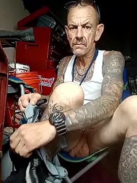 Snapshot of deepstroker42071 chatting on 10.11.25 deepstroker42071 online show from 10.11.25