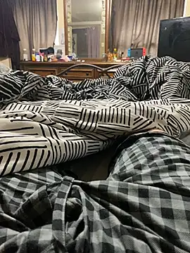 Snapshot of daddddddddyyyy chatting on 02.16.25 daddddddddyyyy online show from 02.16.25