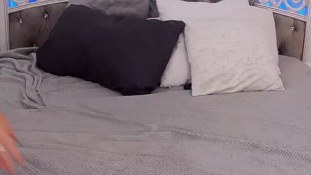 Snapshot of CrissyTaylor chatting on 12.29.24 CrissyTaylor online show from 12.29.24