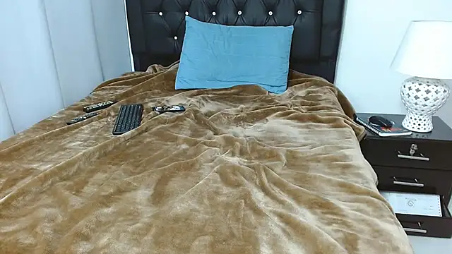 omarmohammedhot2 online show from 12.19.24