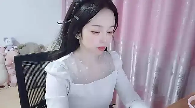 wwcc123 online show from 03.08.25