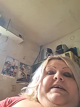 Snapshot of ducicsajsziii chatting on 09.22.25 ducicsajsziii online show from 09.22.25