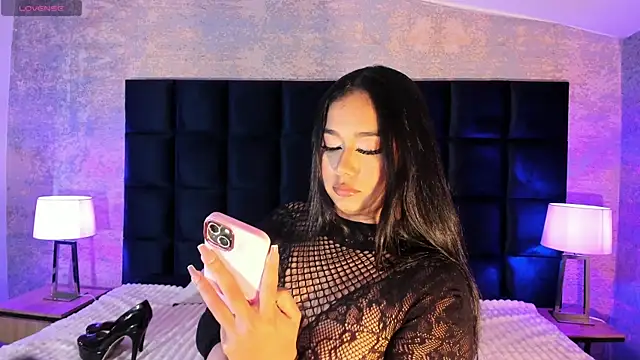 Snapshot of Gaby_Blaze chatting on 03.21.25 Gaby Blaze online show from 03.21.25