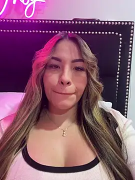 Snapshot of sexyyykloee chatting on 02.23.26 sexyyykloee online show from 02.23.26