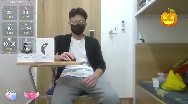 Gwencloudy online show from 12.21.24