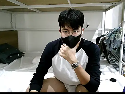 Gwencloudy online show from 10.15.25