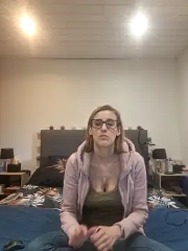 Snapshot of Madame_Callie chatting on 05.17.26 Madame Callie online show from 05.17.26
