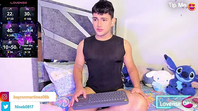 Snapshot of niall_falcon chatting on 03.03.26 niall falcon online show from 03.03.26