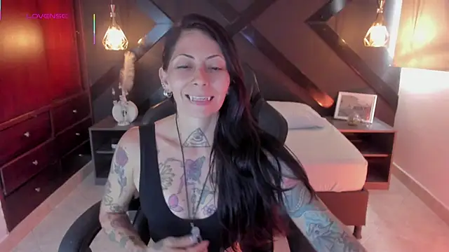 dark gotica online show from 10.18.25