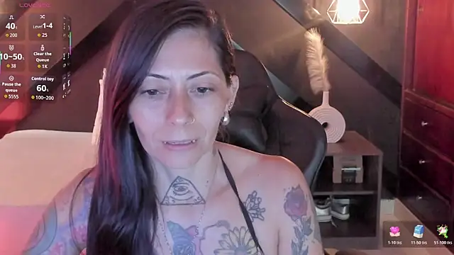 Snapshot of dark_gotica chatting on 05.12.26 dark gotica online show from 05.12.26