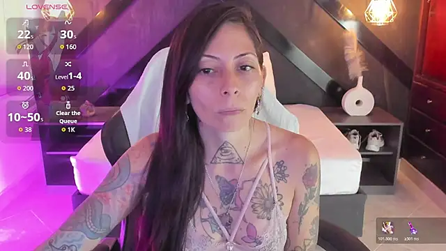 Snapshot of dark_gotica chatting on 07.17.26 dark gotica online show from 07.17.26
