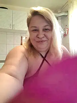 Snapshot of AriannaMilf chatting on 10.11.25 AriannaMilf online show from 10.11.25