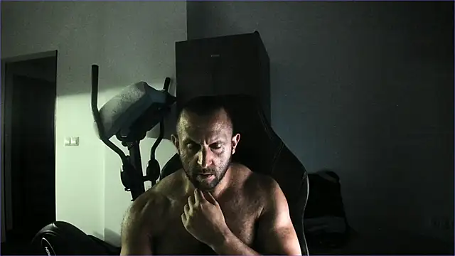 Snapshot of Hugealphabeast chatting on 07.21.26 Hugealphabeast online show from 07.21.26