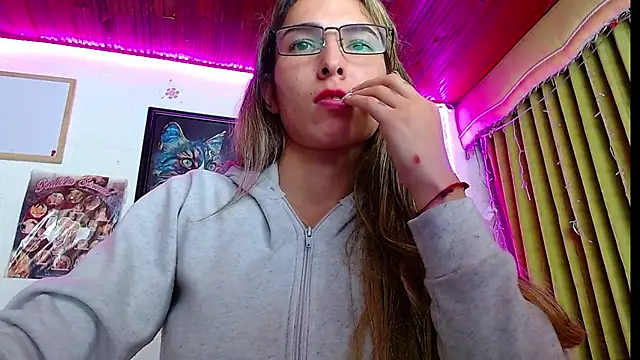 Snapshot of Niky_777 chatting on 02.14.25 Niky 777 online show from 02.14.25