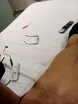 Snapshot of desiboy154 chatting on 04.16.26 desiboy154 online show from 04.16.26