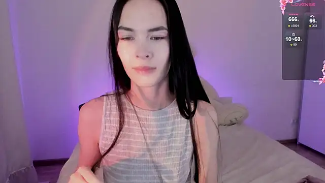 Snapshot of 666kisses chatting on 12.19.24 666kisses online show from 12.19.24