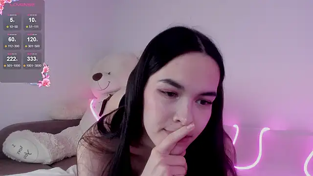 Snapshot of 666kisses chatting on 03.09.25 666kisses online show from 03.09.25