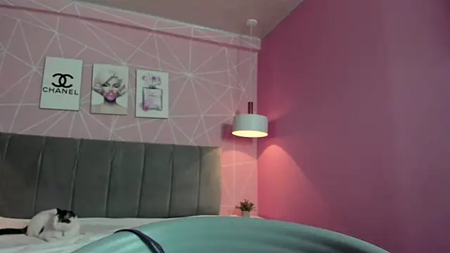 dolly zoe online show from 03.07.25