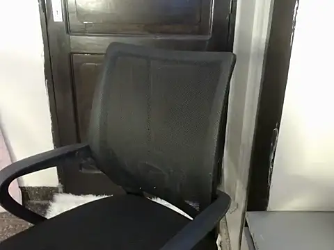 Snapshot of savage_laura chatting on 11.03.25 savage laura online show from 11.03.25