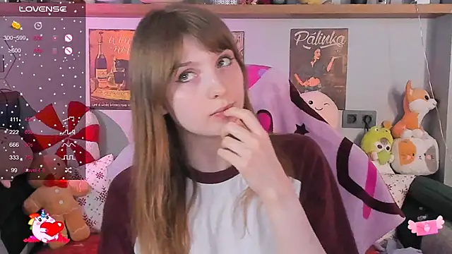 Snapshot of AliceLanley chatting on 12.17.24 AliceLanley online show from 12.17.24