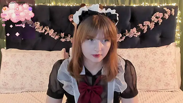 Snapshot of AliceLanley chatting on 07.20.26 AliceLanley online show from 07.20.26