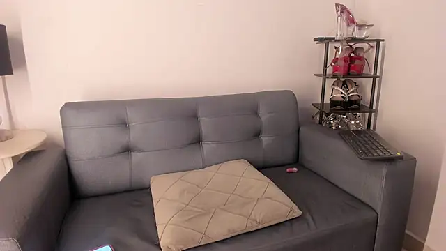 valerycolins online show from 02.22.25