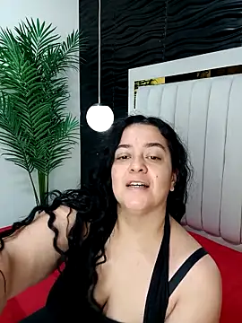 lucia vonne  online show from 02.26.25