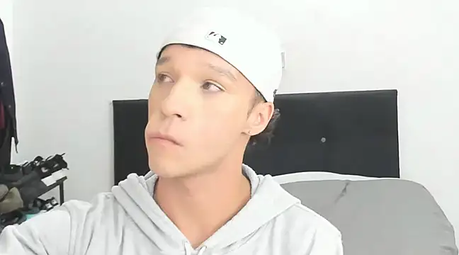 Snapshot of angelcortes chatting on 01.06.25 angelcortes online show from 01.06.25