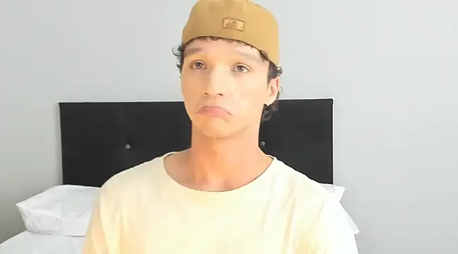 Snapshot of angelcortes chatting on 02.24.25 angelcortes online show from 02.24.25