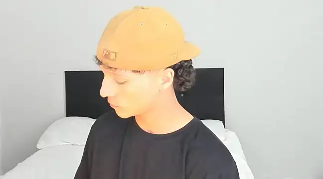 Snapshot of angelcortes chatting on 03.08.25 angelcortes online show from 03.08.25