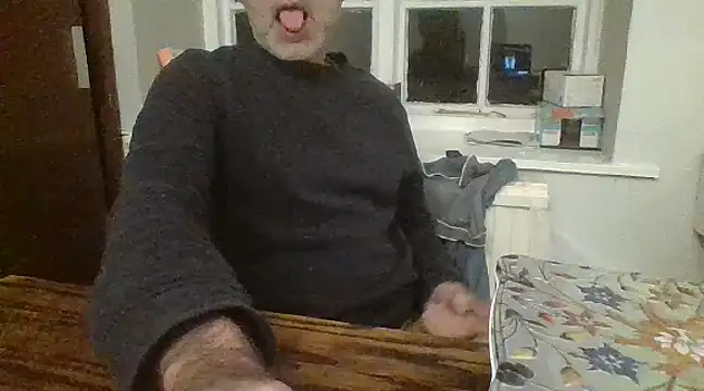 Snapshot of Your-real-doctor chatting on 12.22.24 Your-real-doctor online show from 12.22.24