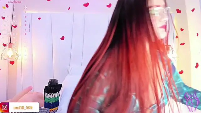 MelanieKlaus online show from 10.18.25