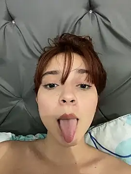 Snapshot of kate_sweet01 chatting on 02.01.25 kate sweet01 online show from 02.01.25