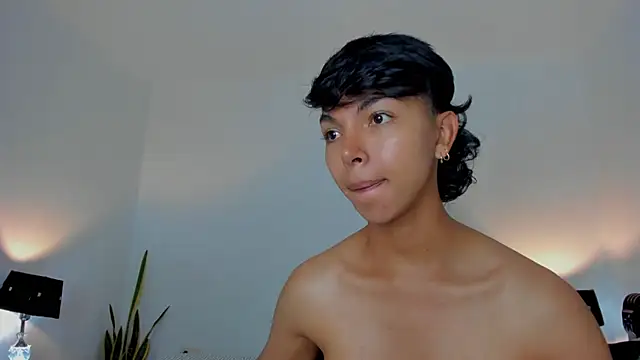 Snapshot of xhenisa_ chatting on 03.04.26 xhenisa online show from 03.04.26