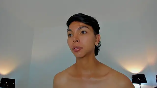 Snapshot of xhenisa_ chatting on 04.03.26 xhenisa online show from 04.03.26