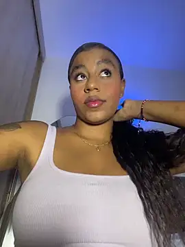 Snapshot of charlotteeruss chatting on 05.19.26 charlotteeruss online show from 05.19.26