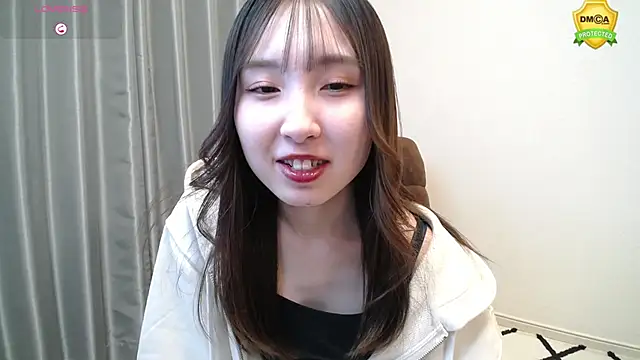 Snapshot of -yui_xx chatting on 01.13.25 -yui xx online show from 01.13.25