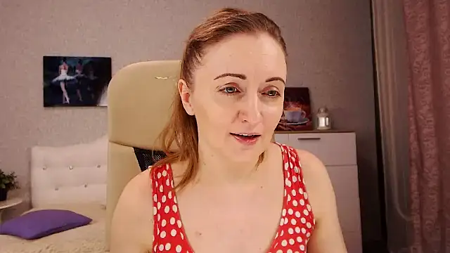 Snapshot of BettyFootFetish chatting on 02.08.25 BettyFootFetish online show from 02.08.25