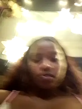 Snapshot of Uvita06 chatting on 12.14.25 Uvita06 online show from 12.14.25