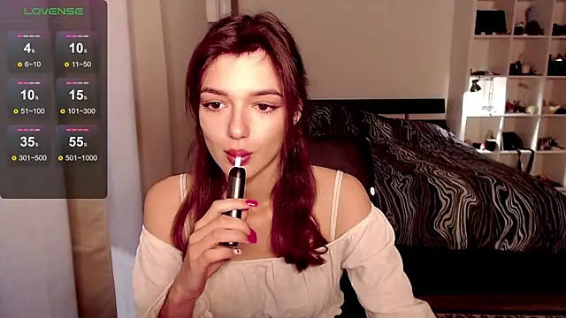 Snapshot of olivia_jeas chatting on 03.18.25 olivia jeas online show from 03.18.25