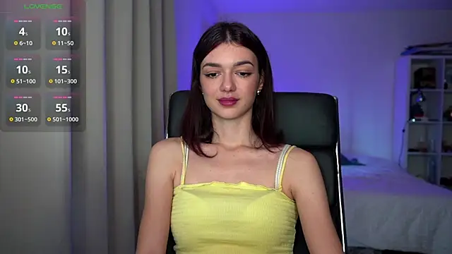 Snapshot of olivia_jeas chatting on 10.15.25 olivia jeas online show from 10.15.25