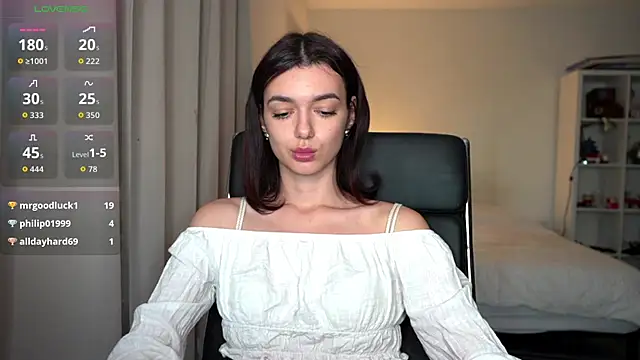 Snapshot of olivia_jeas chatting on 11.05.25 olivia jeas online show from 11.05.25