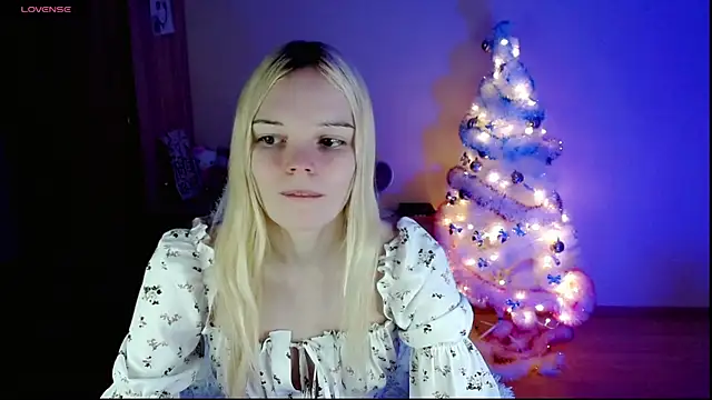 Snapshot of Emily_Nyaffee chatting on 01.11.25 Emily Nyaffee online show from 01.11.25