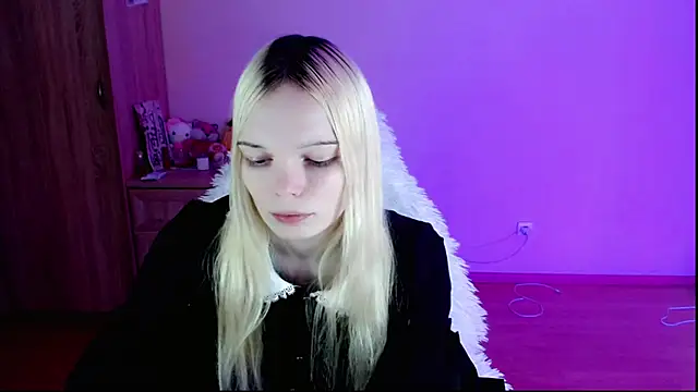 Snapshot of Emily_Nyaffee chatting on 01.25.25 Emily Nyaffee online show from 01.25.25