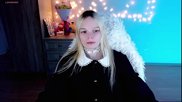 Snapshot of Emily_Nyaffee chatting on 02.22.25 Emily Nyaffee online show from 02.22.25